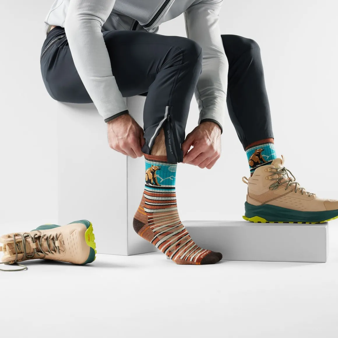 Hike Bear Stripe Mid Crew Socks