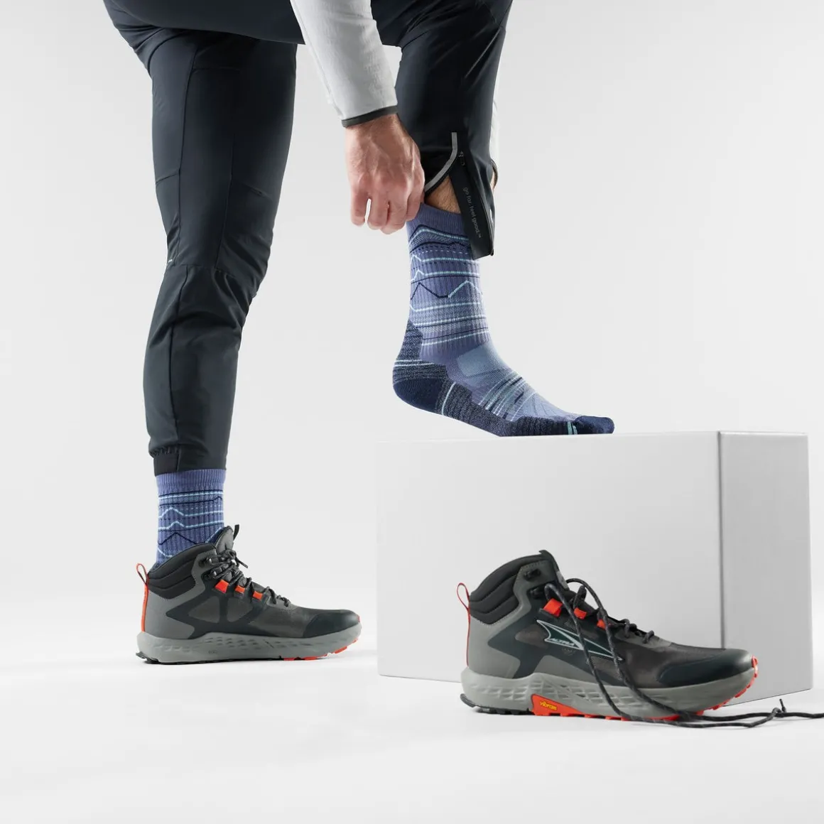 Hike Mountain Range Crew Socks