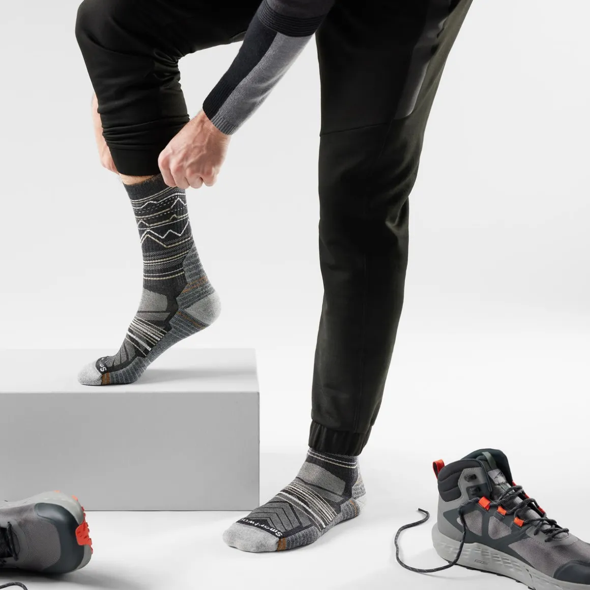 Hike Mountain Range Crew Socks