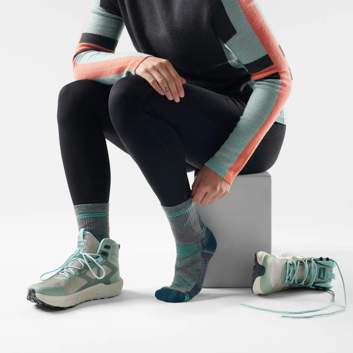 Women's Hike Mid Crew Socks