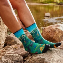Women’s Hike Mountain Lake Print Crew Socks